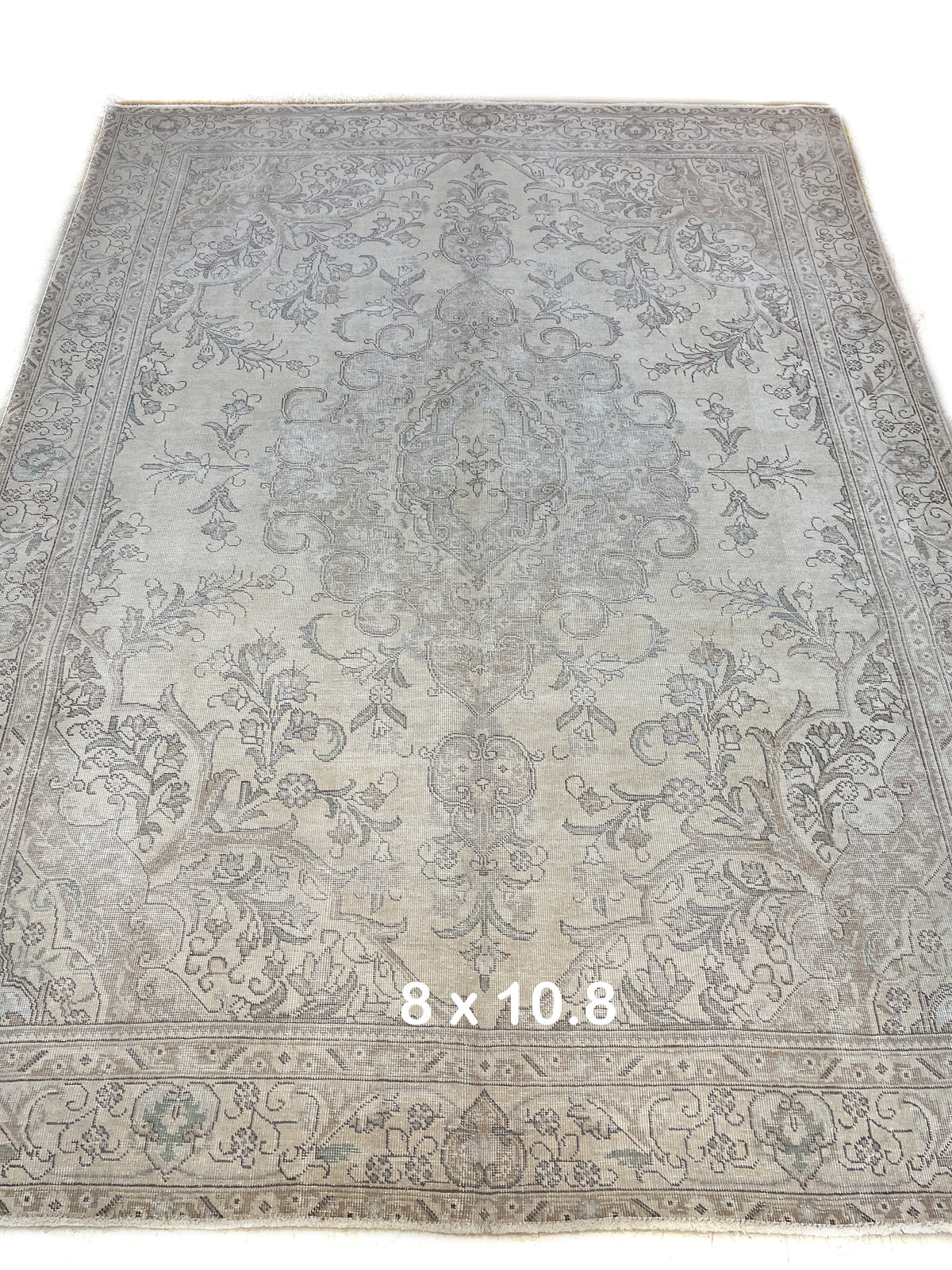 Pakistani Hand-Knotted Area Rug
